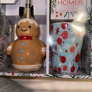 Gingerbread man soap/lotion dispenser & ceramic toothbrush holder set Christmas